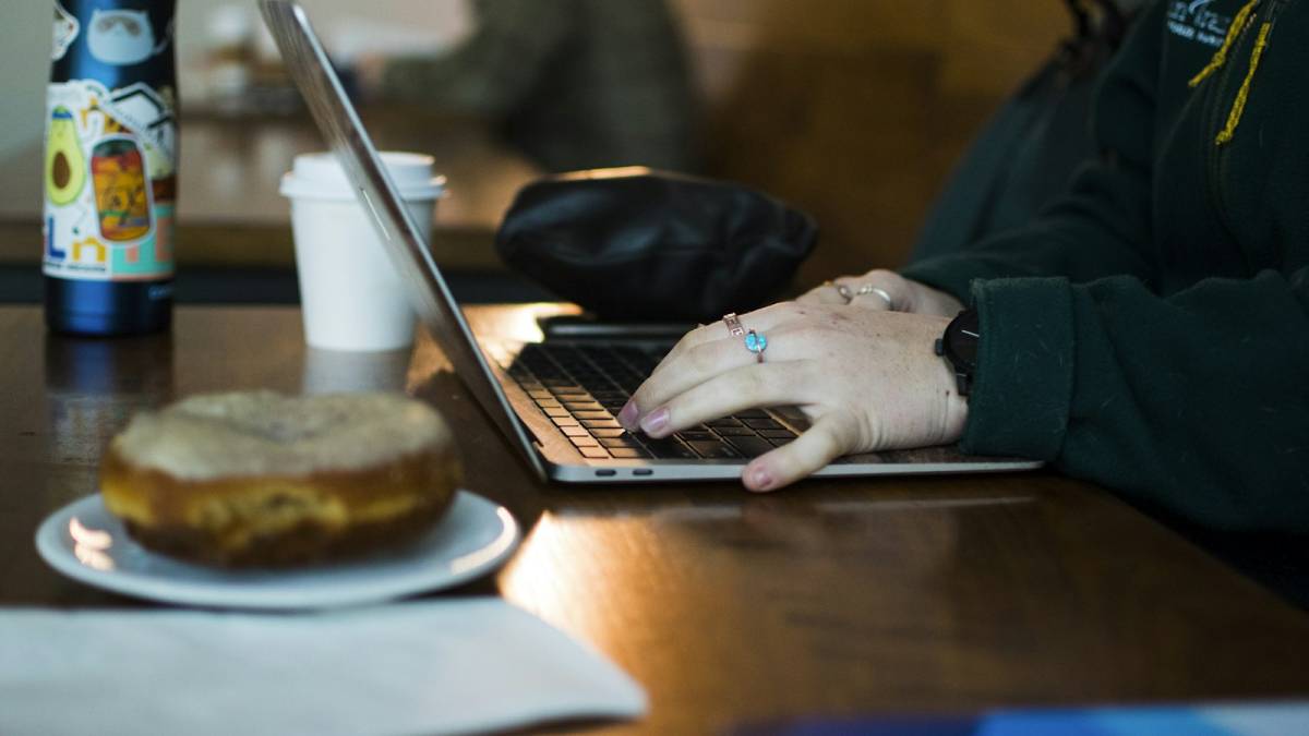 Kako otvoriti poslovnu e-mail adresu na svojoj domeni